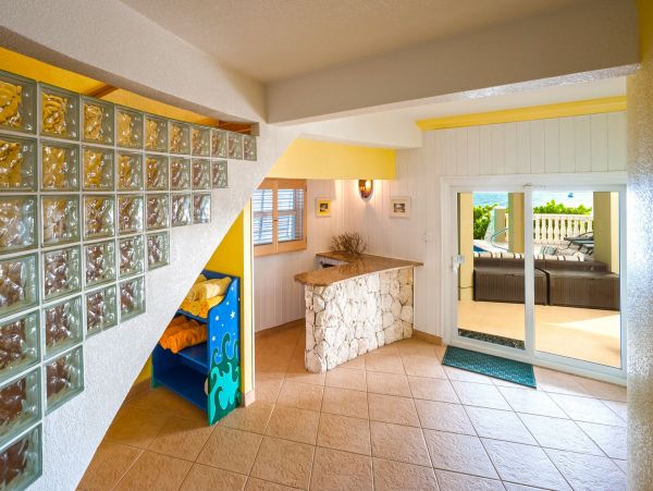 Cayman Islands Home 985334