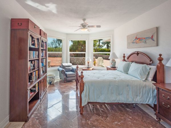 Cayman Islands Home 985338