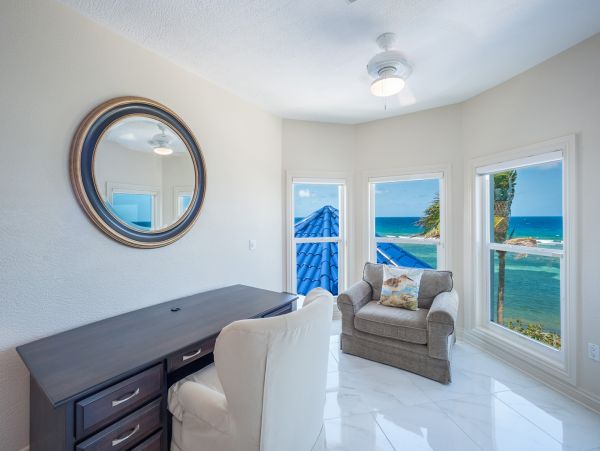 Cayman Islands Home 985338