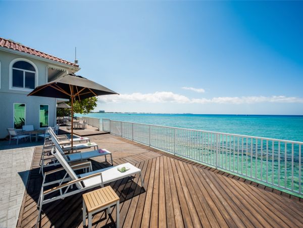 Cayman Islands Home 985339