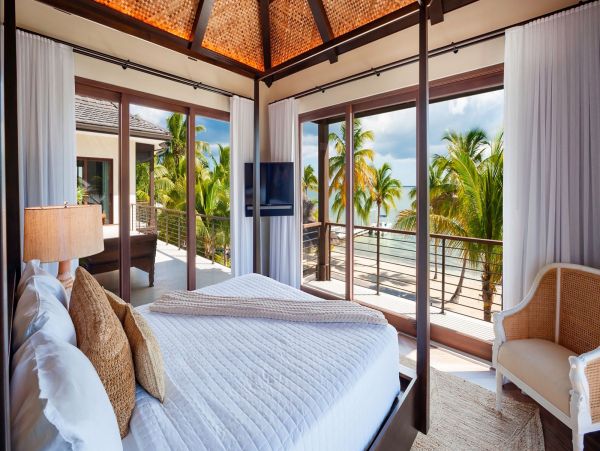 Amazing Chic Design Beachfront Home