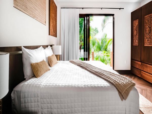 Amazing Chic Design Beachfront Home