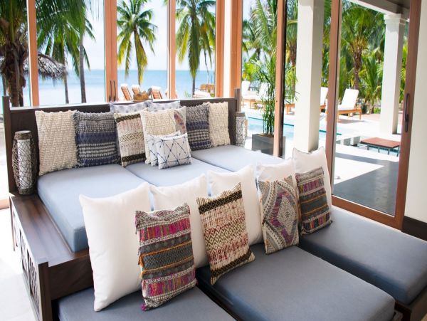 Amazing Chic Design Beachfront Home