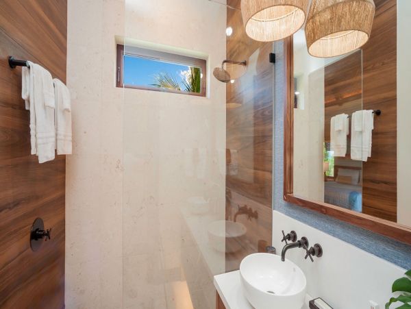 Amazing Chic Design Beachfront Home