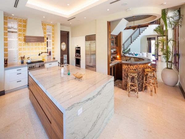 Amazing Chic Design Beachfront Home