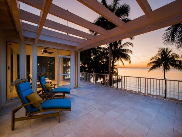 Cayman Islands Home 985343