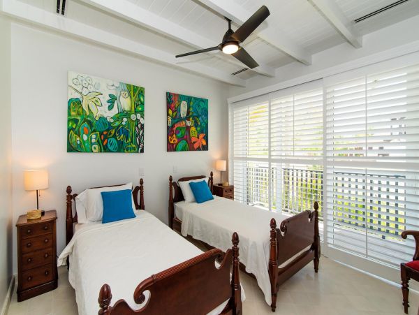Cayman Islands Home 985346