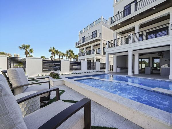 Short Walk to Beach Miramar Vacation Home Private Pool