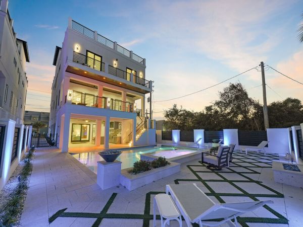 Short Walk to Beach Miramar Vacation Home Private Pool
