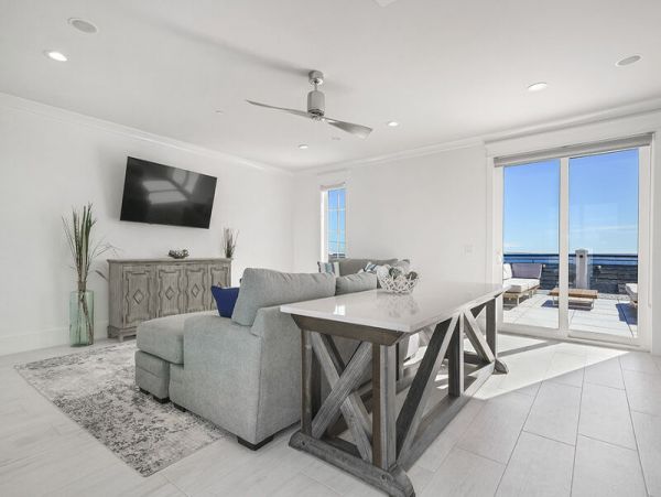 Short Walk to Beach Miramar Vacation Home Private Pool