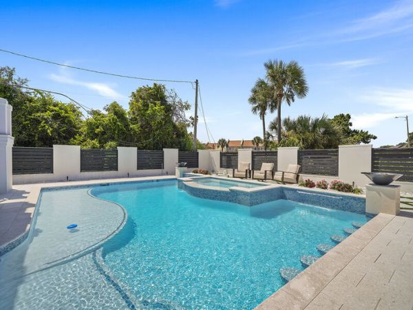 Short Walk to Beach Miramar Vacation Home Private Pool