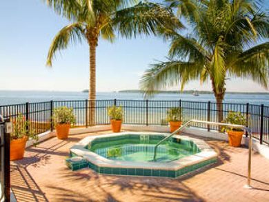 Two Bedroom Rental Sleeps Six Guests in Fort Myers