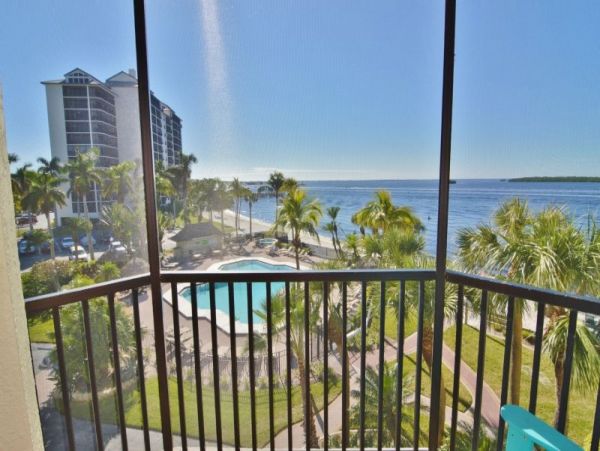 Bay Views Fort Myers Vacation Condo Two Bedrooms Sleeps Six