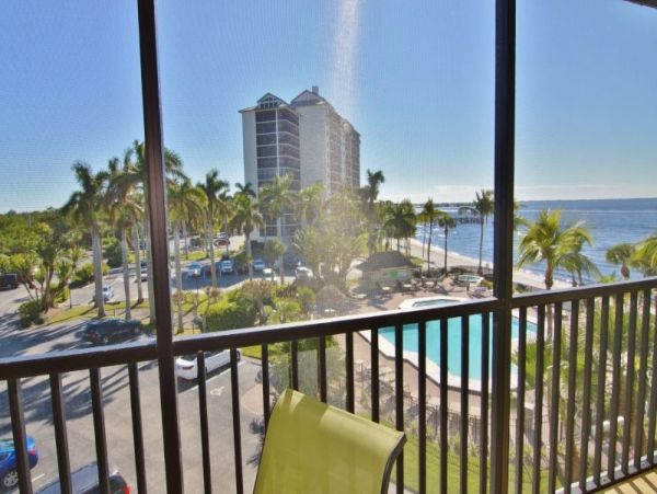 Bay Views Fort Myers Vacation Condo Two Bedrooms Sleeps Six