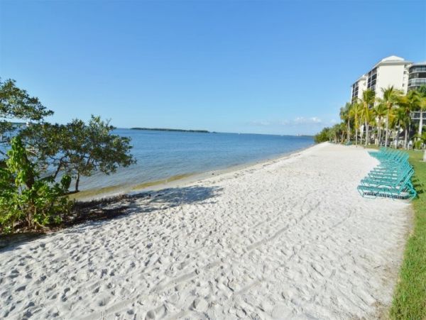 Bay Views Fort Myers Vacation Condo Two Bedrooms Sleeps Six