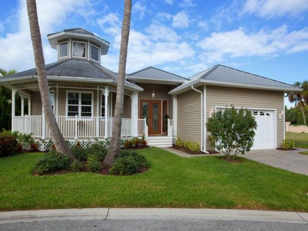 Charming Vacation Home Rental on Bonita Springs with Pool.