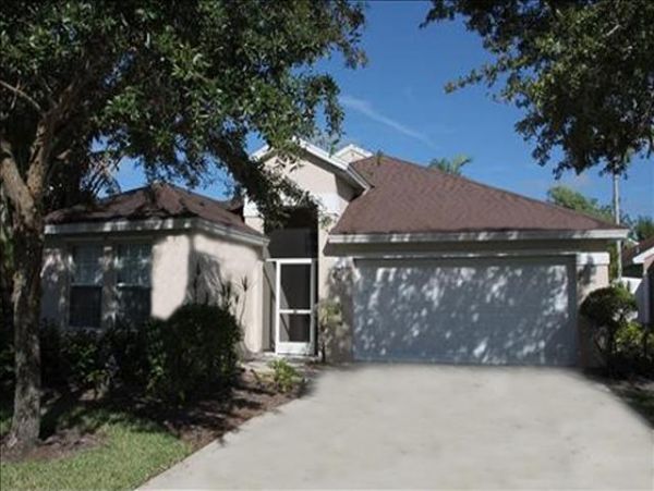 Charming Vacation Home Rental on Naples with Pool.