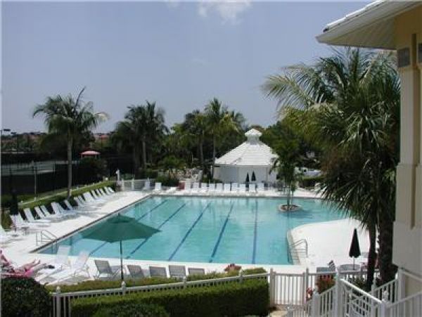 Charming Vacation Home Rental on Naples with Pool.