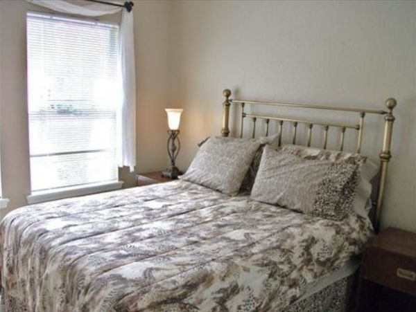 Charming Vacation Home Rental on Naples with Pool.