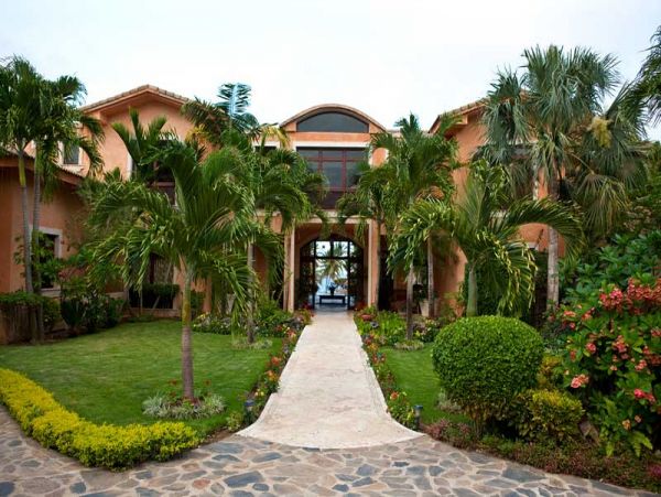 Private Staff Luxury Beachside Villa in Dominican Republic