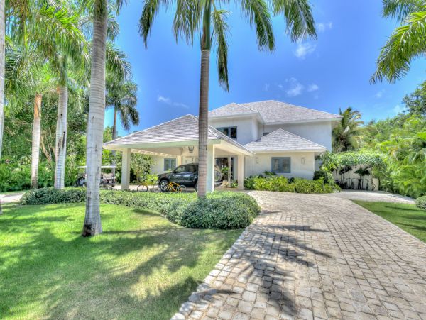 Luxury Punta Cana Vacation Pool Home With Six Bedrooms