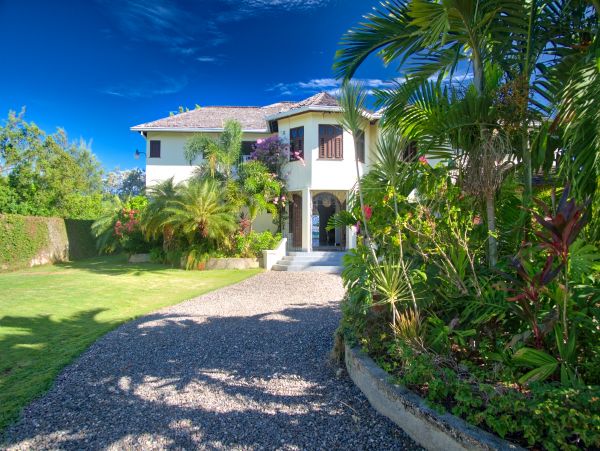 Jamaica Home 985418