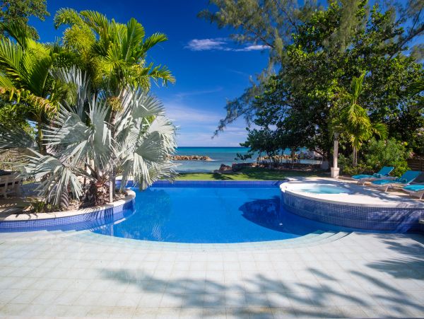Jamaica Home 985418