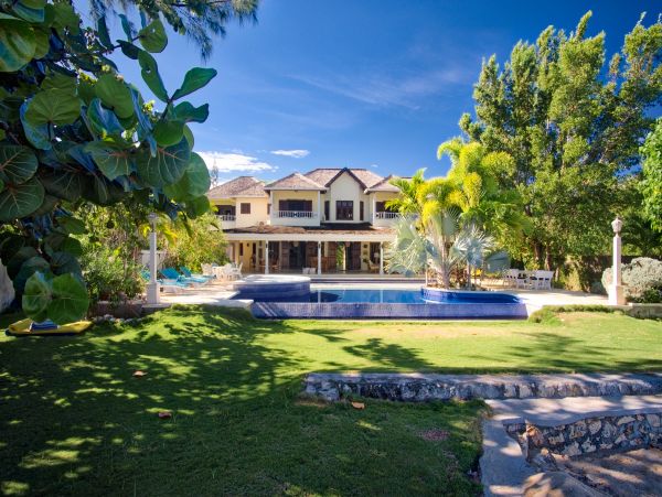 Jamaica Home 985418