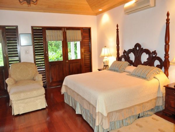 Jamaica Home 985428