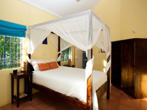 Jamaica Home 985435
