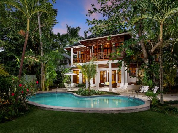 Jamaica Home 985441