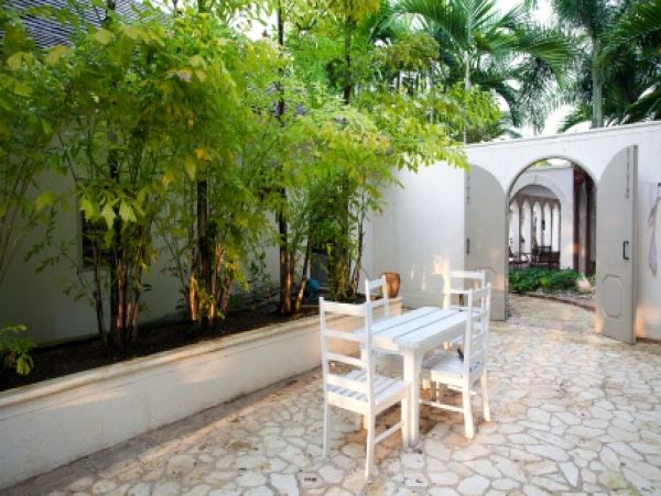 Jamaica Home 985443