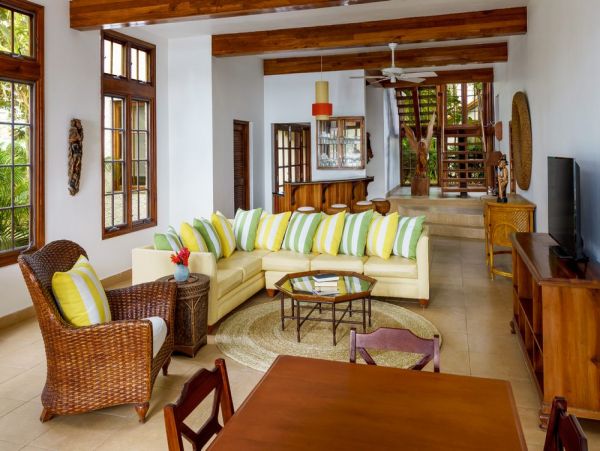 Jamaica Home 985449