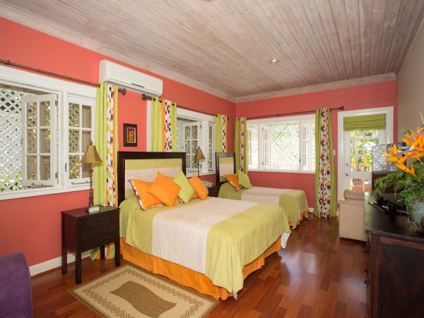 Jamaica Home 985459