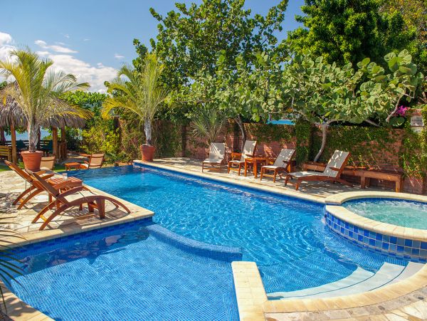 Jamaica Home 985473