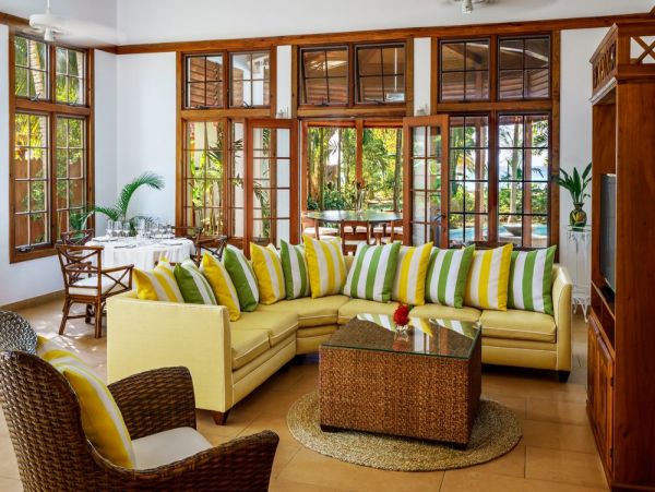 Jamaica Home 985501