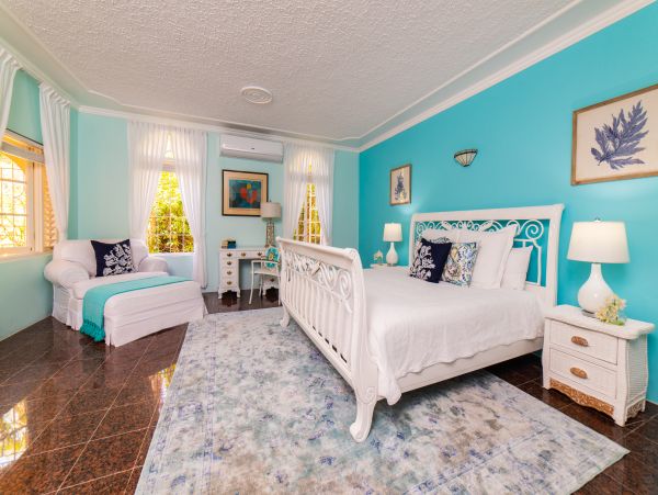 Elegant Nine Bedroom Residence Near the Beach in Jamaica