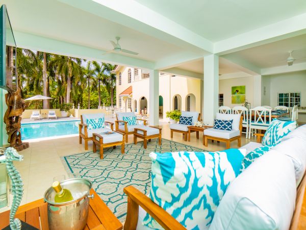 Elegant Nine Bedroom Residence Near the Beach in Jamaica