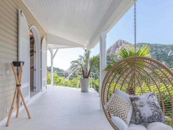 St. Barts Home 985519