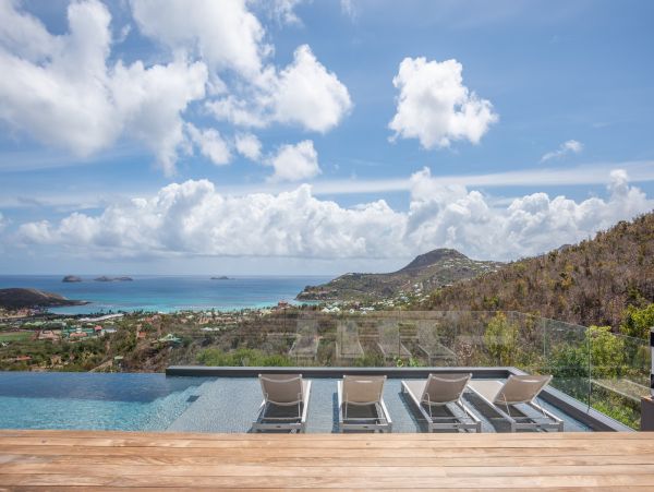 St. Barts Home 985520