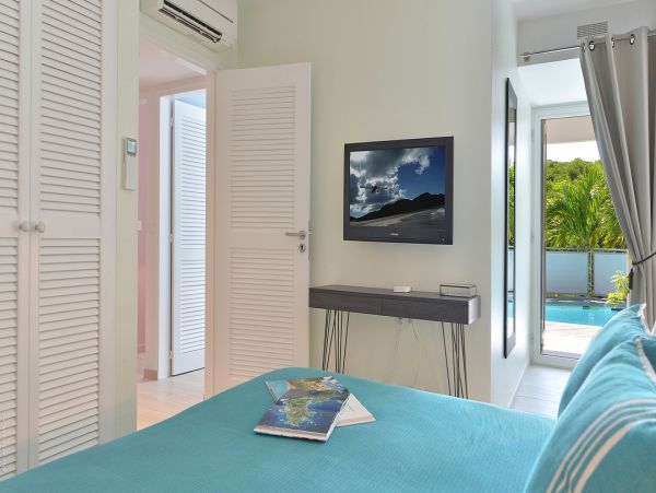St. Barts Home 985522