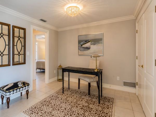 Short Walk to Beach Marco Island Vacation Home Private Pool