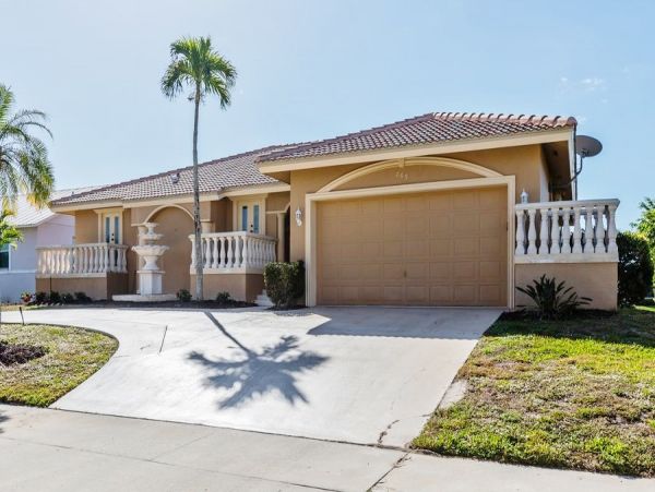 Short Walk to Beach Marco Island Vacation Home Private Pool