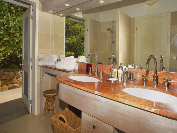 St. Barts Home 985528