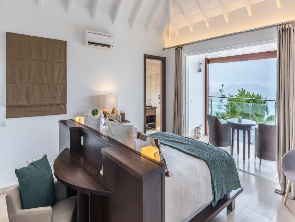 St. Barts Home 985529