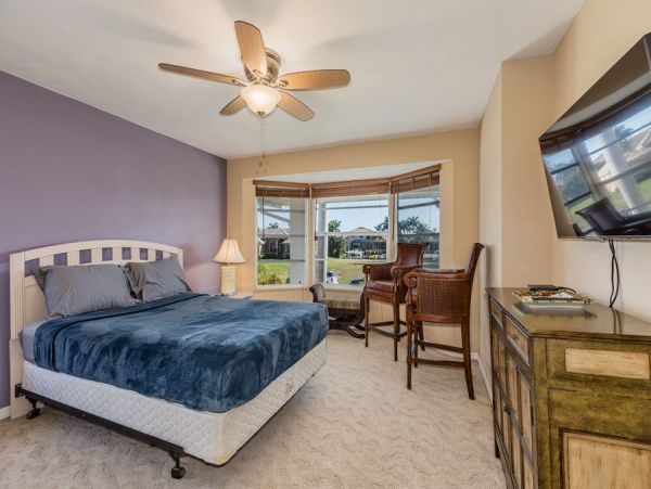 Marco Island 3 Bedroom Home with Pool 2 Blocks to Beach