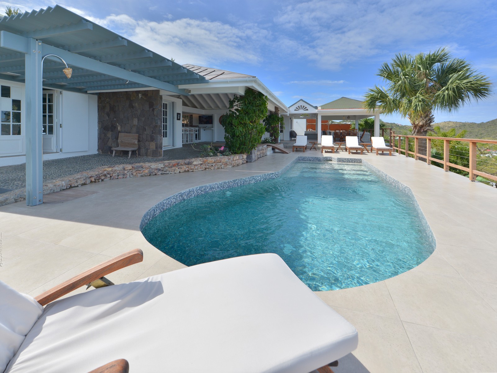 St. Barts Home 985534