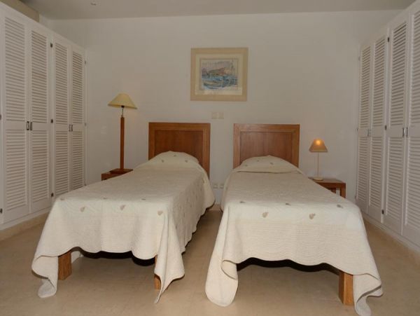 St. Barts Home 985539