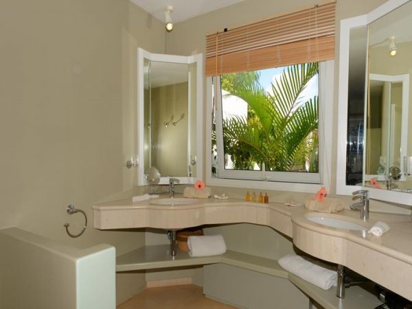 St. Barts Home 985539