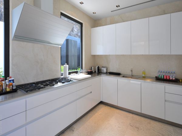 St. Barts Home 985543